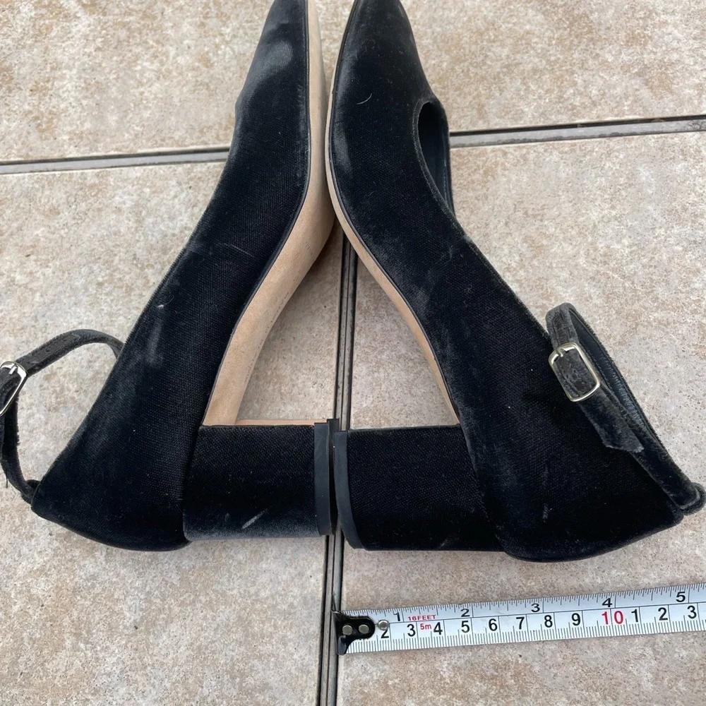 Manolo Blahnik Listony Strap 50 - Picture 11 of 16